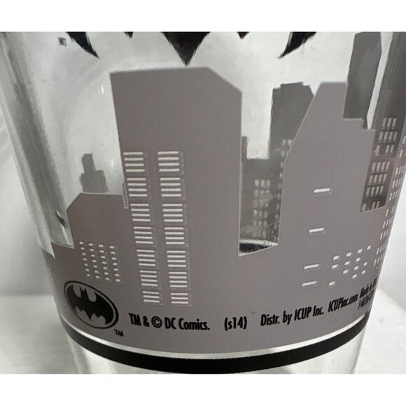 Batman Pint Glass Set Of 2 Beer Mugs Drinking Cups DC Comics Gotham Cityscape - Picture 11 of 11